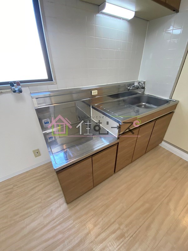 ロイヤルハイツ加賀屋 キッチン