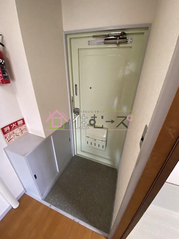 村井マンション 玄関