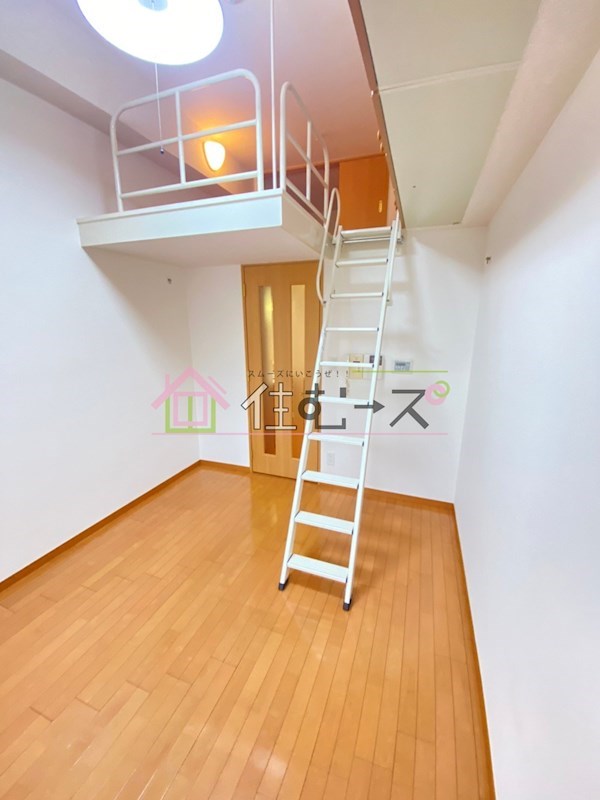 エステムコート梅田茶屋町デュアルスペース リビング