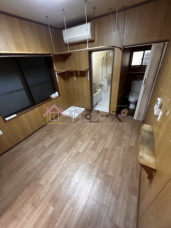 磯路3丁目一戸建貸家 リビング
