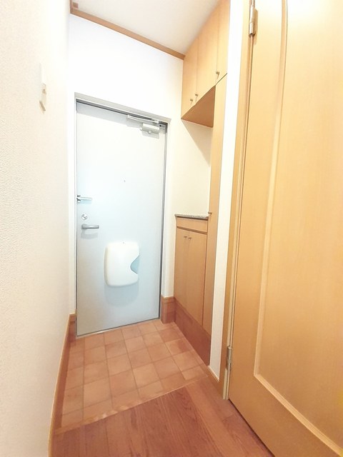 ミッドウエスト小阪 玄関