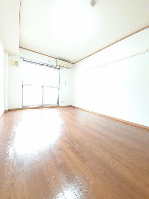 ミッドウエスト小阪 リビング