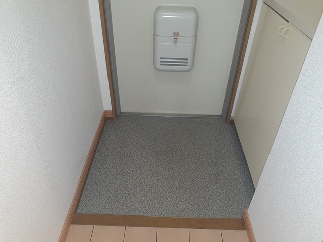 アメニティ　カタシモ 玄関