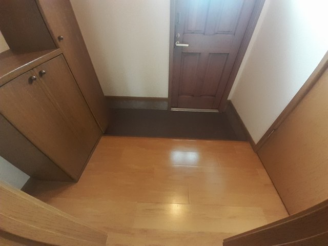 フルールサトロ 玄関