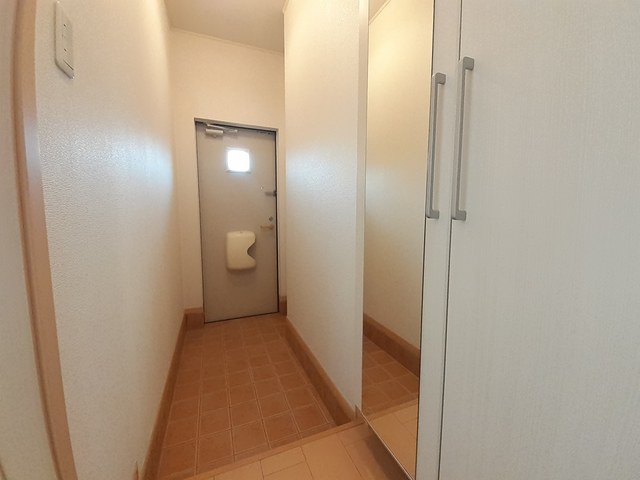 アメニティＢ 玄関