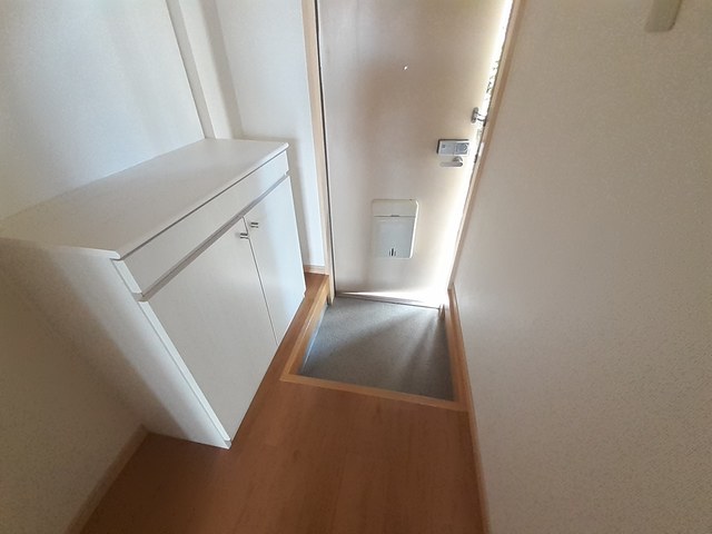 メゾンさつき 玄関