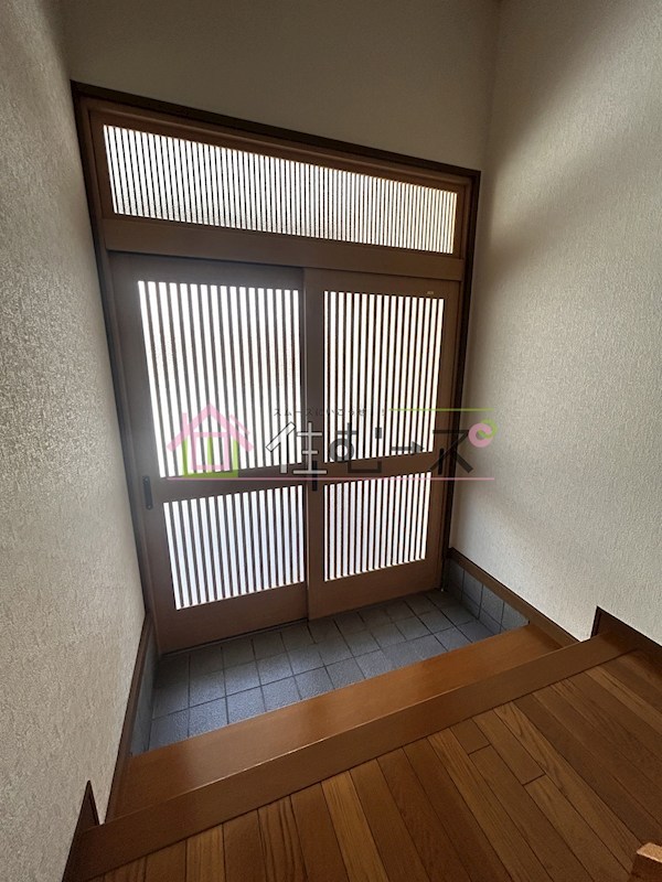 旭区大宮3丁目戸建 玄関