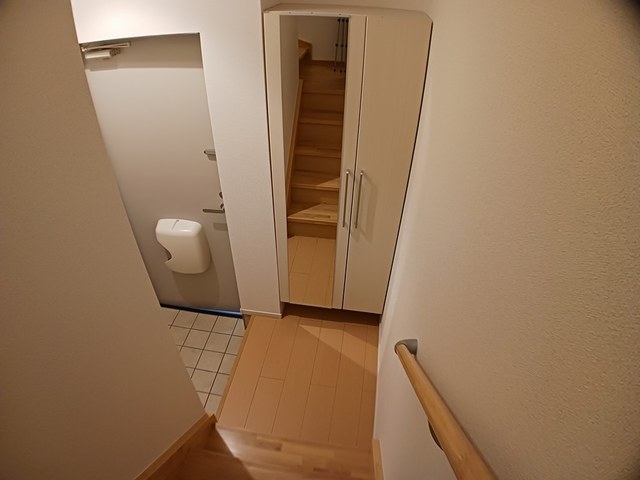 アロッジオ石津 玄関