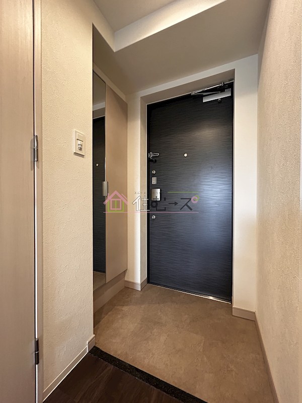 アドバンス大阪ビヤン 玄関
