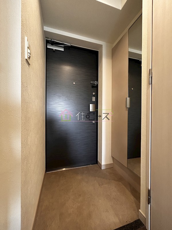 アドバンス大阪ビヤン 玄関