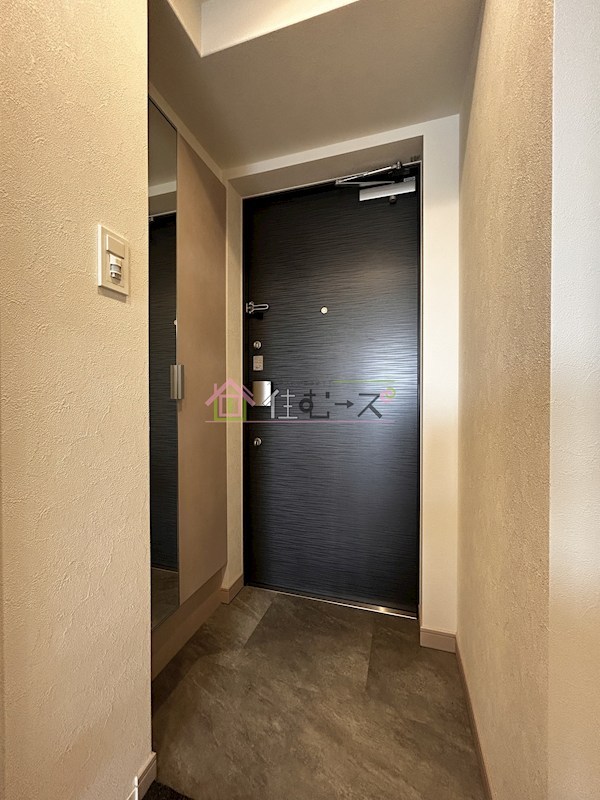 アドバンス大阪ビヤン 玄関