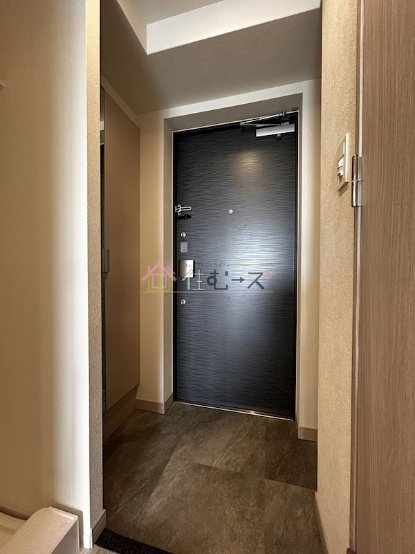 アドバンス大阪ビヤン 玄関