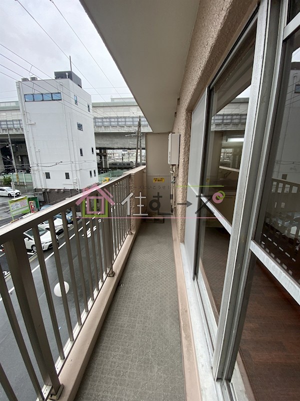 ハイネスト新大阪 ベランダ