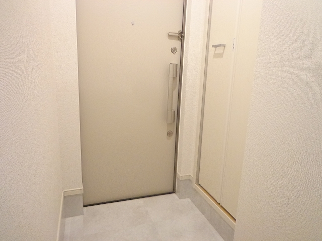 ルノワール 玄関
