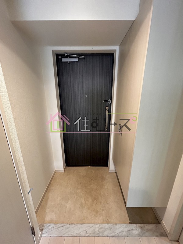 クレビオス難波EAST 玄関