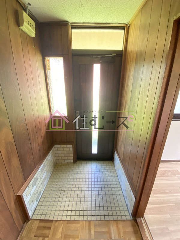 アベニュー中宮 玄関