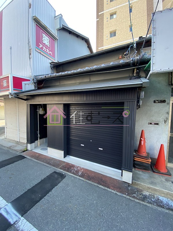 mistガレージ 外観