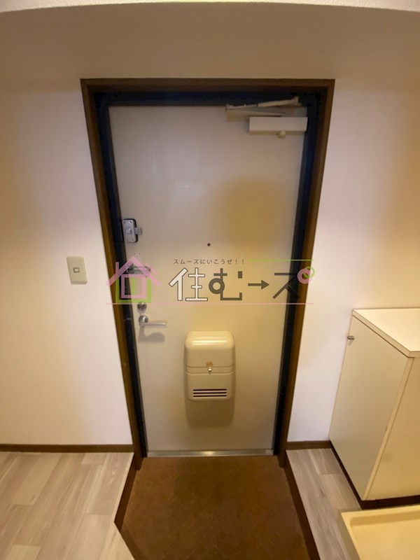 ヴィレッジリバー千日前 玄関