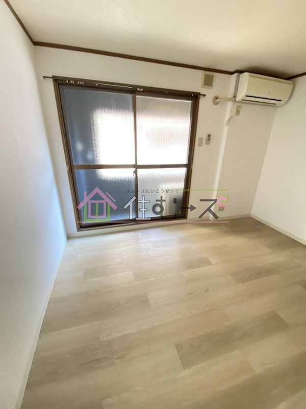 ASTERI JOTO ベッドルーム