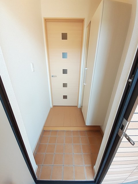 フォンテーヌ３番館 玄関