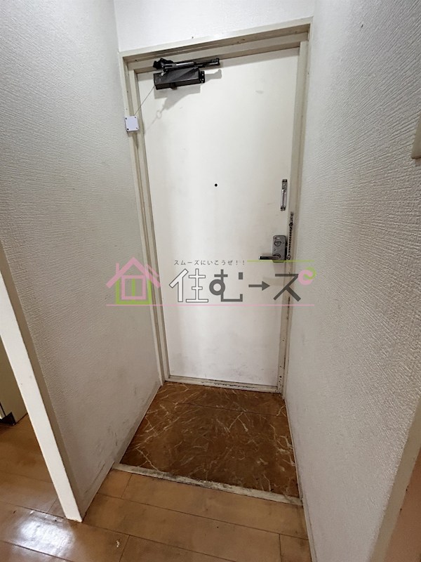 シャローム加島 玄関