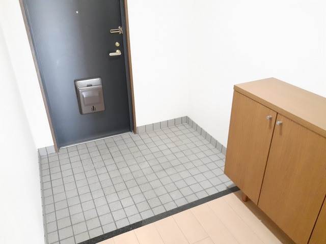 チュリス千里 玄関