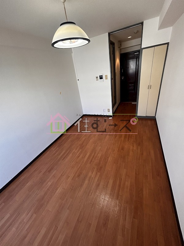 シロハイヌ千代崎 リビング