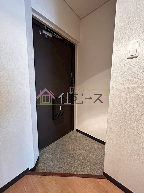 ニューライフ大手前参番館 玄関
