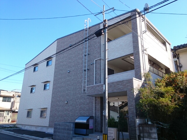 メゾン中田出井 外観
