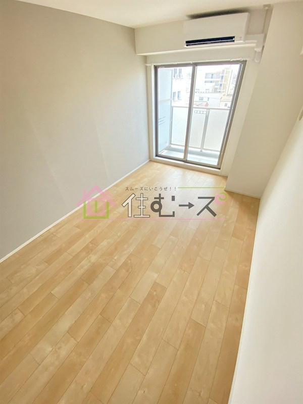 YOSHITOMI SANNOU ベッドルーム