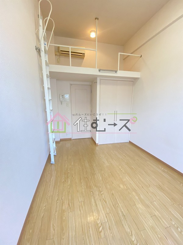 W.O.B.レマーニー昭和町 リビング