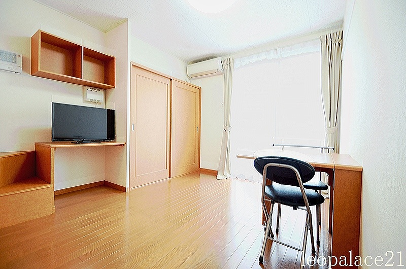 レオパレス金岡 ベッドルーム