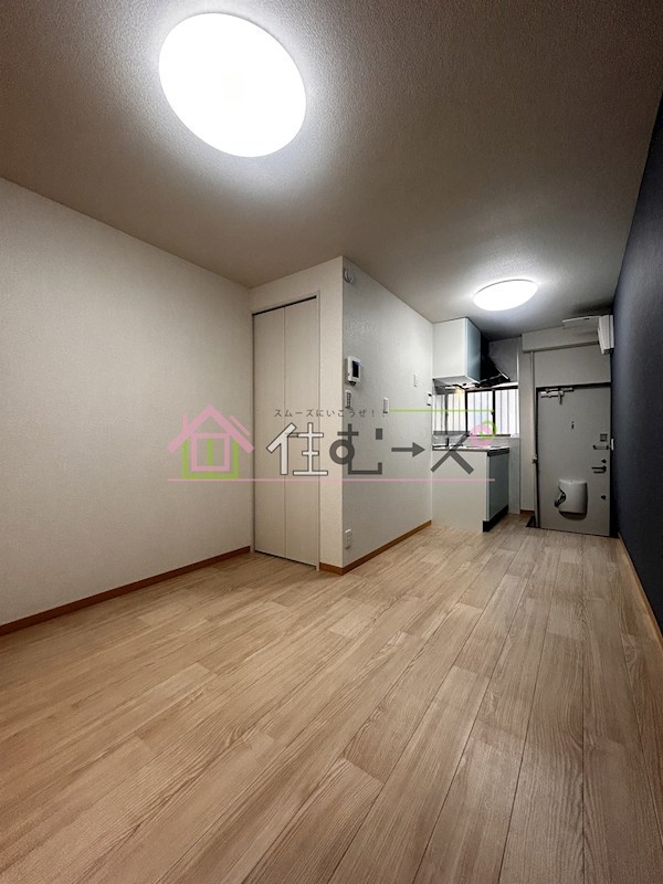 市岡2丁目　貸家 リビング