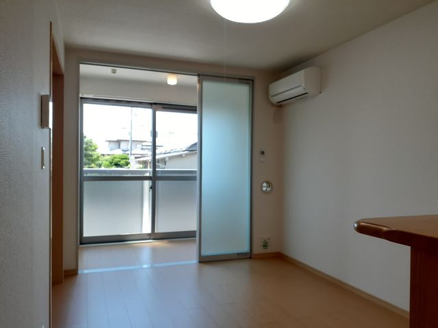 アン リビング