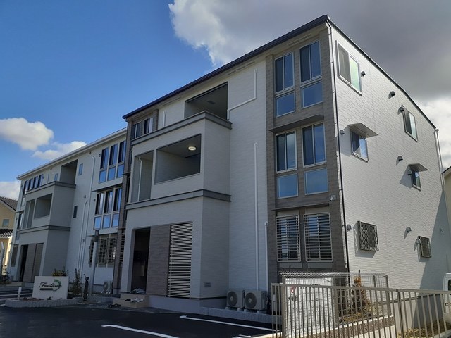 フォンターナ小松里 外観