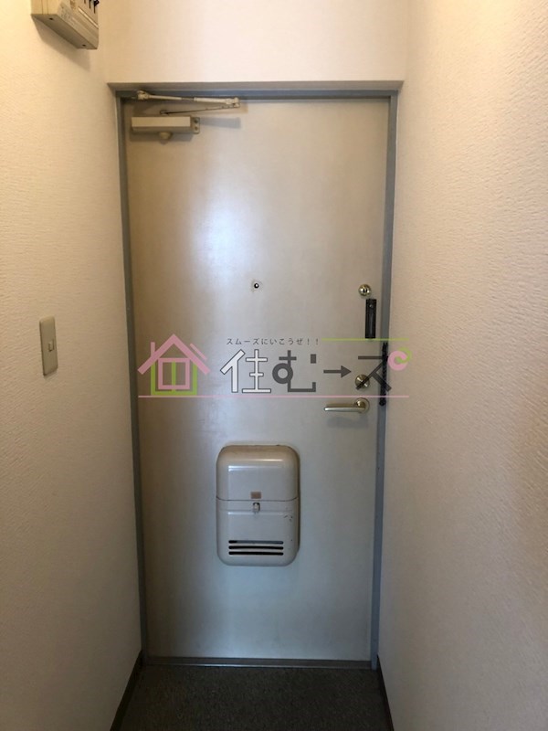 ビルシャナ長居 玄関