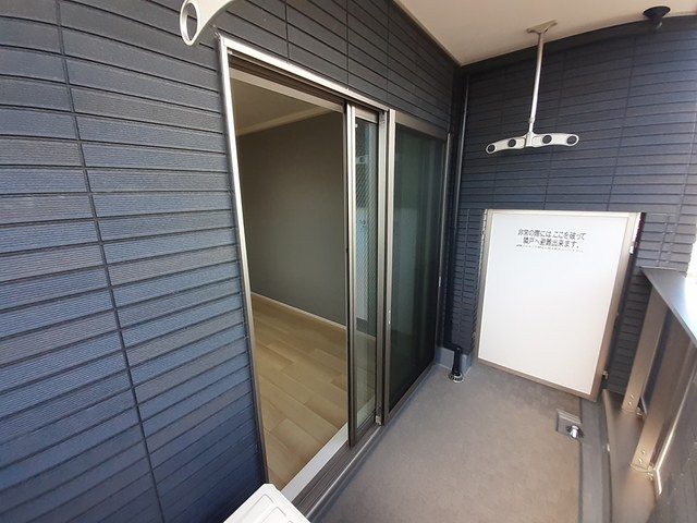 コンヴァージ岸部 ベランダ