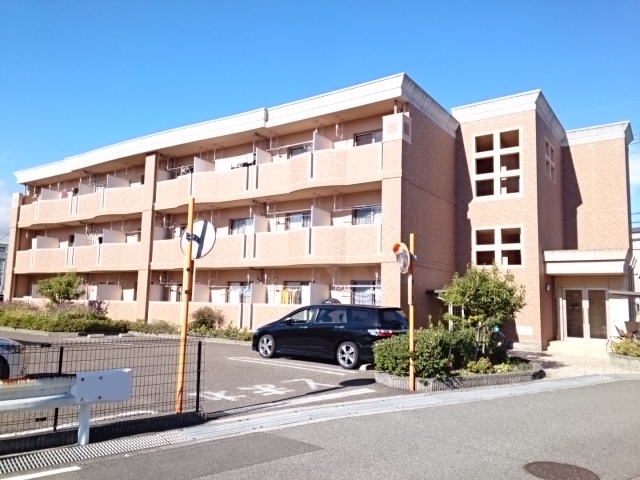 アドラブール 外観