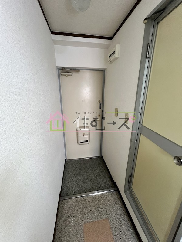 ビルシャナ長居 玄関