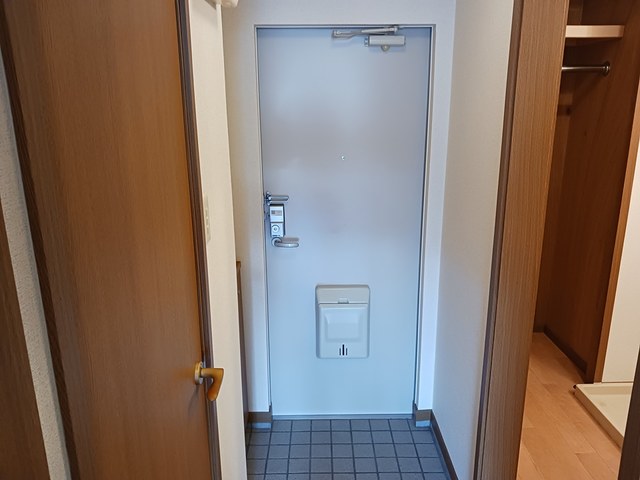 アヴァンリヴィエール 玄関