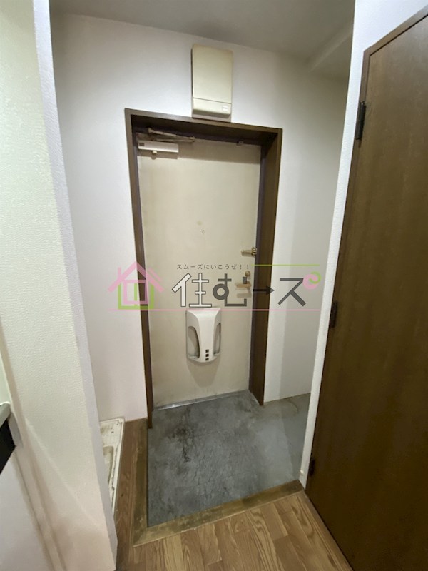 ラフィーネ北島 玄関