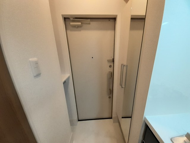 シャルモン深野　Ｅａｓｔ 玄関