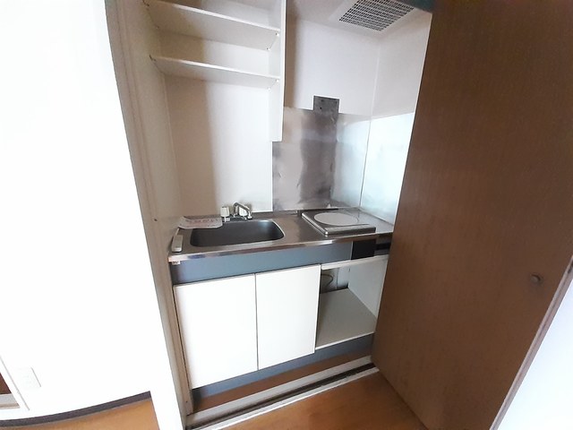 ワイエムカリヤ キッチン