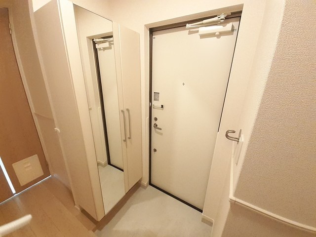 Ｙシャトレーヌ　Ⅲ 玄関
