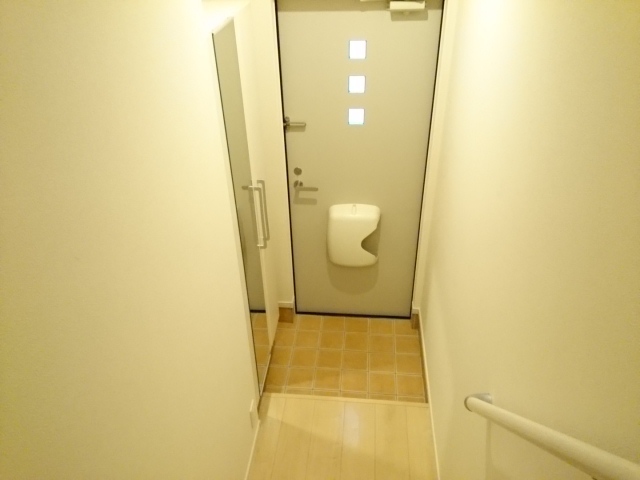 イーストソレイユ荻野Ⅱ 玄関
