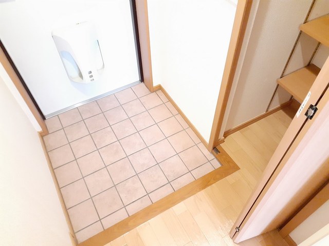 サンリット山本 玄関
