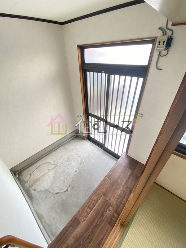 野村貸家 玄関