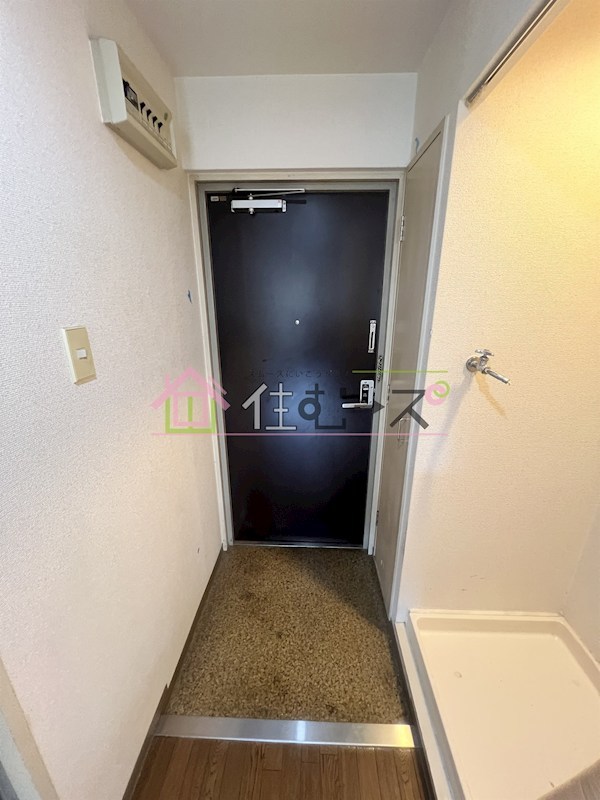 グランディール三津屋 玄関