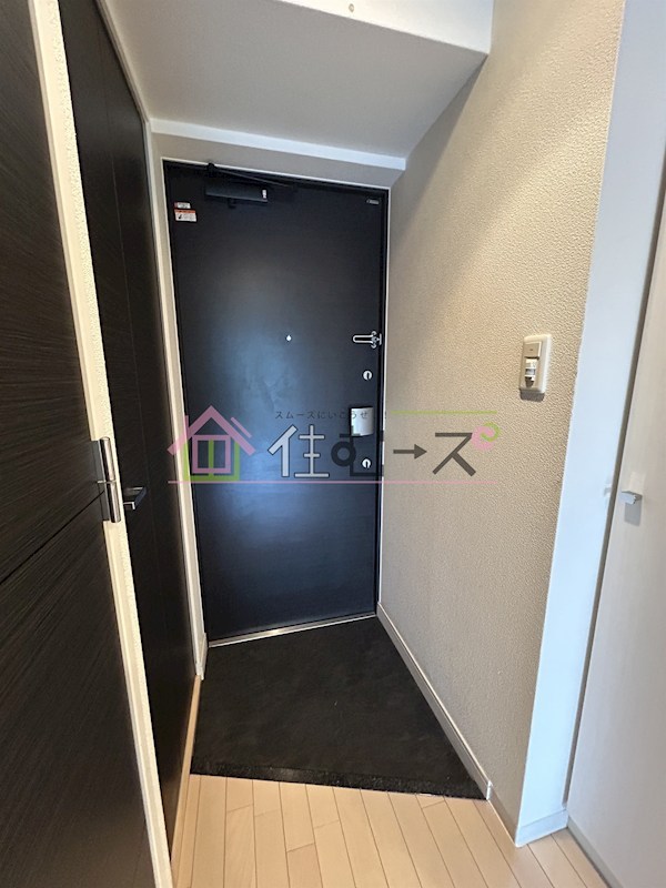 プレサンス新大阪クレスタ 玄関