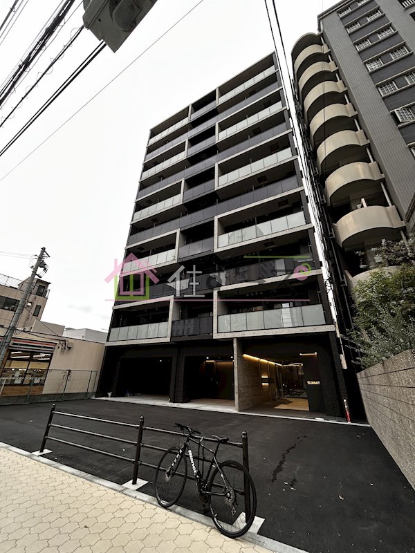 SUMMIT 外観